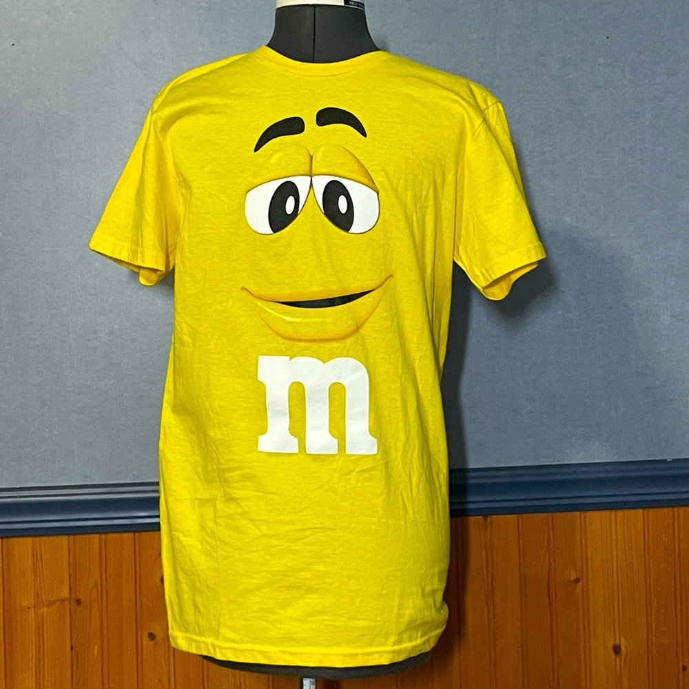 🔥3 for $15 Sale- NWT- M&Ms yellow tee size small